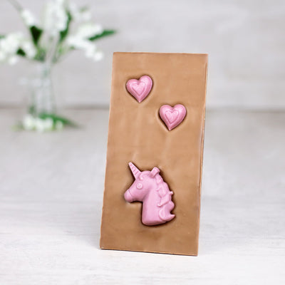 Tafelschokolade Einhorn aus Vollmilch und Ruby