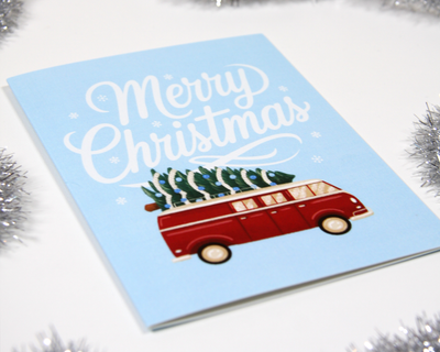 Weihnachtskarte mit rotem Bus und Tannenbaum - Klappkarte mit Umschlag